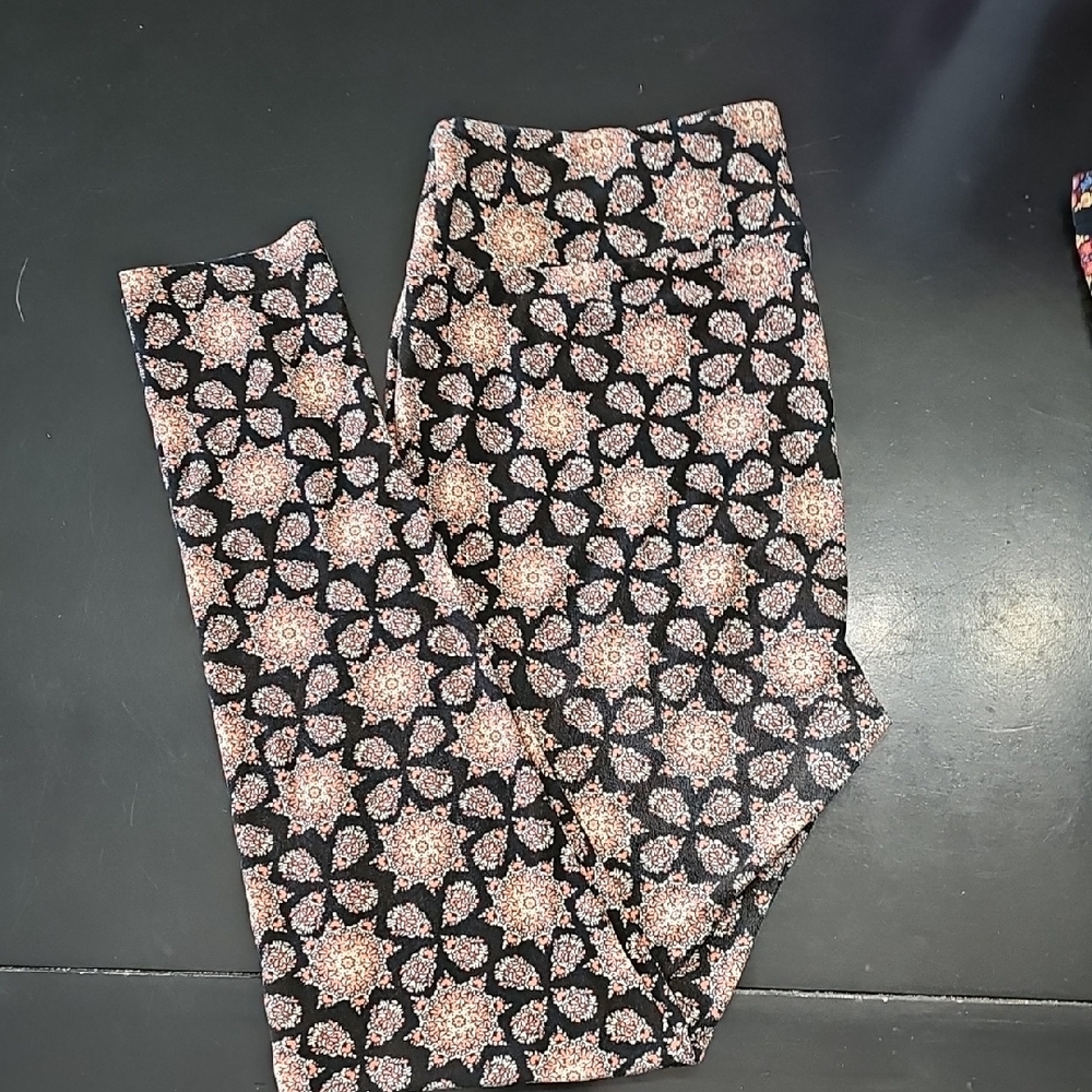 LuLaRoe Gray and Pink Patterned Fabric